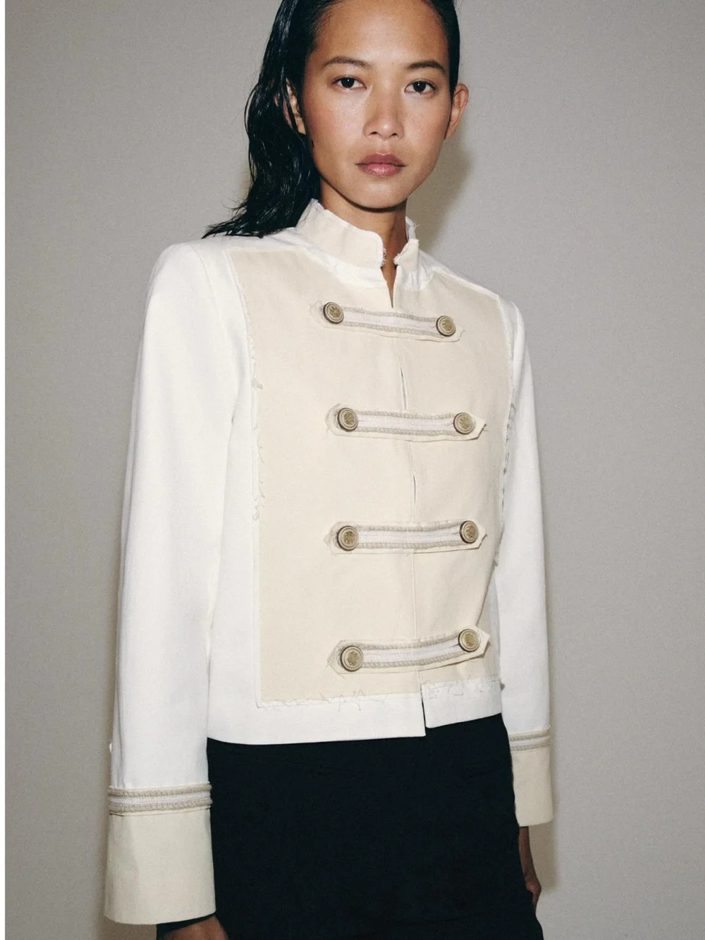 ZARA ZW Collection jacket featuring embossed gold button - Picture 3 of 15